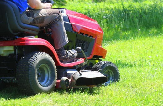 How to Use a Riding Mower
