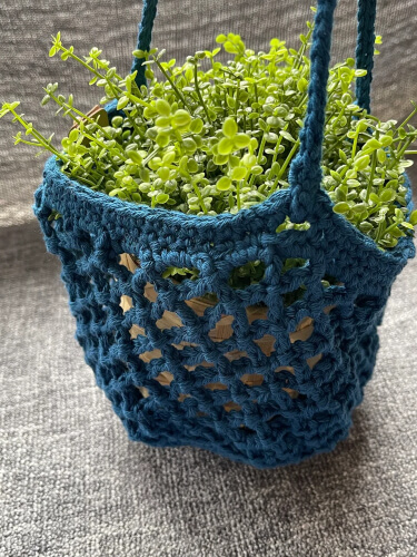 Handmade Crochet Hanging Baskets from YarnsAndDarns