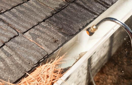How to Use a Gutter Cleaner