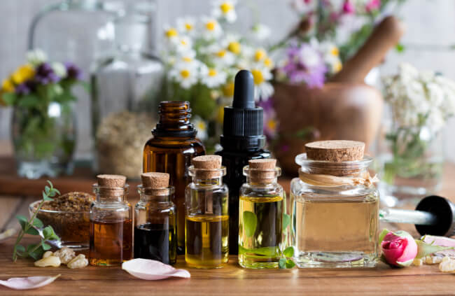 The final component to any potpourri mix are the essential oils