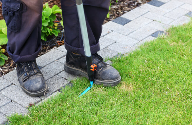 How to Use a Steel Garden Edger