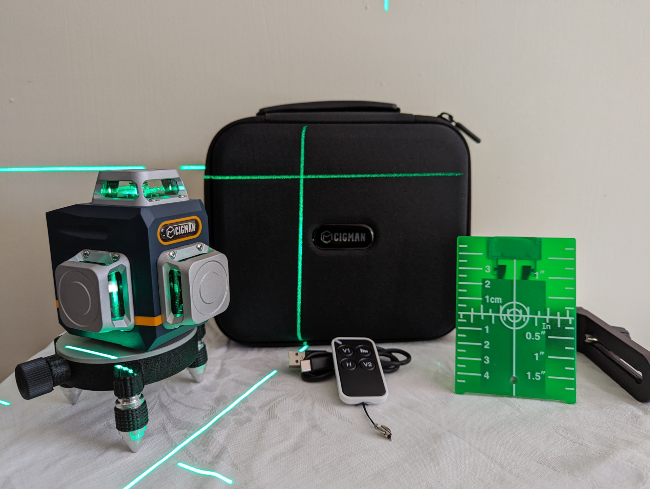 Included with the Cigman CM701 Laser Level Kit