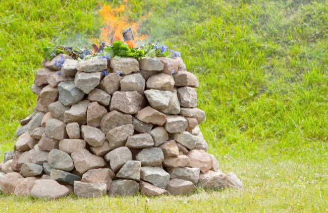 Simple and Classic Stone Fire Pit
