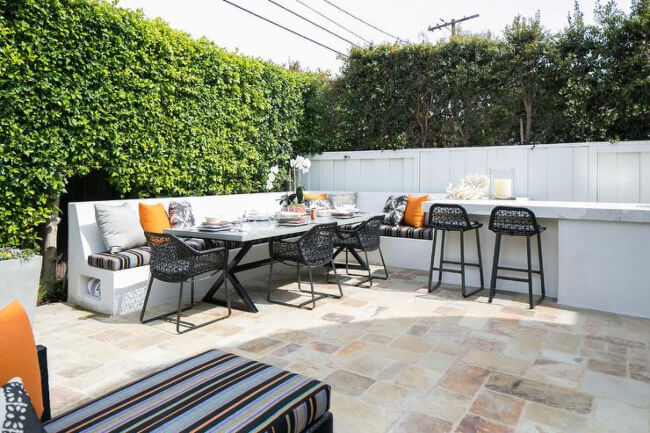 Outdoor Dining with Built in Seating